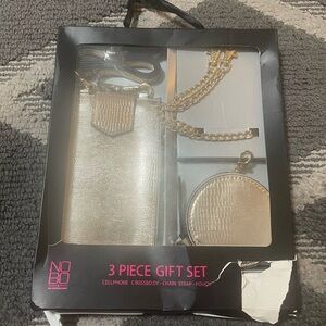 No boundaries 3 Piece Gift Set 
Cellphone,crossbody-chain strap-pouch